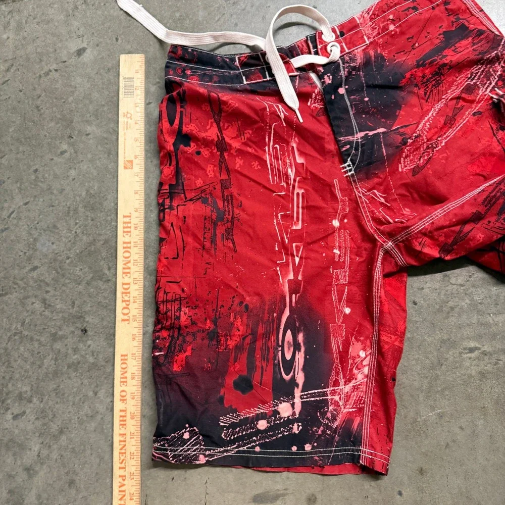 Oakley Board Shorts‎ Mens 34 Red Black Abstract Graphic Swim Trunks Cargo Pocket